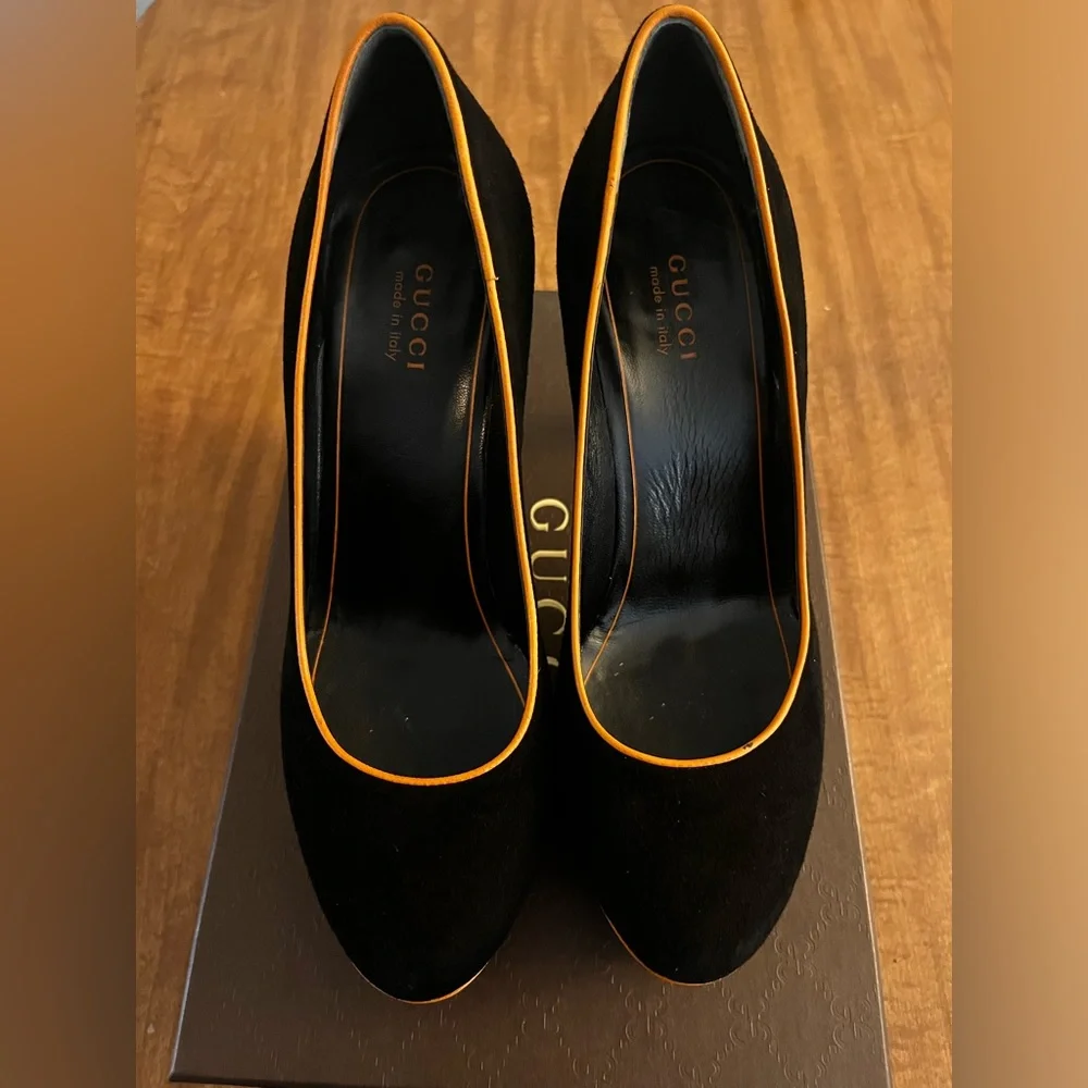 Authentic Black Gucci heels - Picture 4 of 6